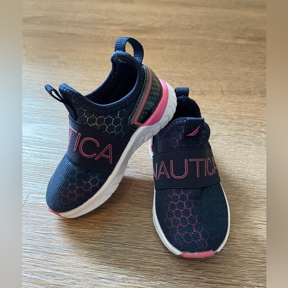 Nautica toddler shoe 5T